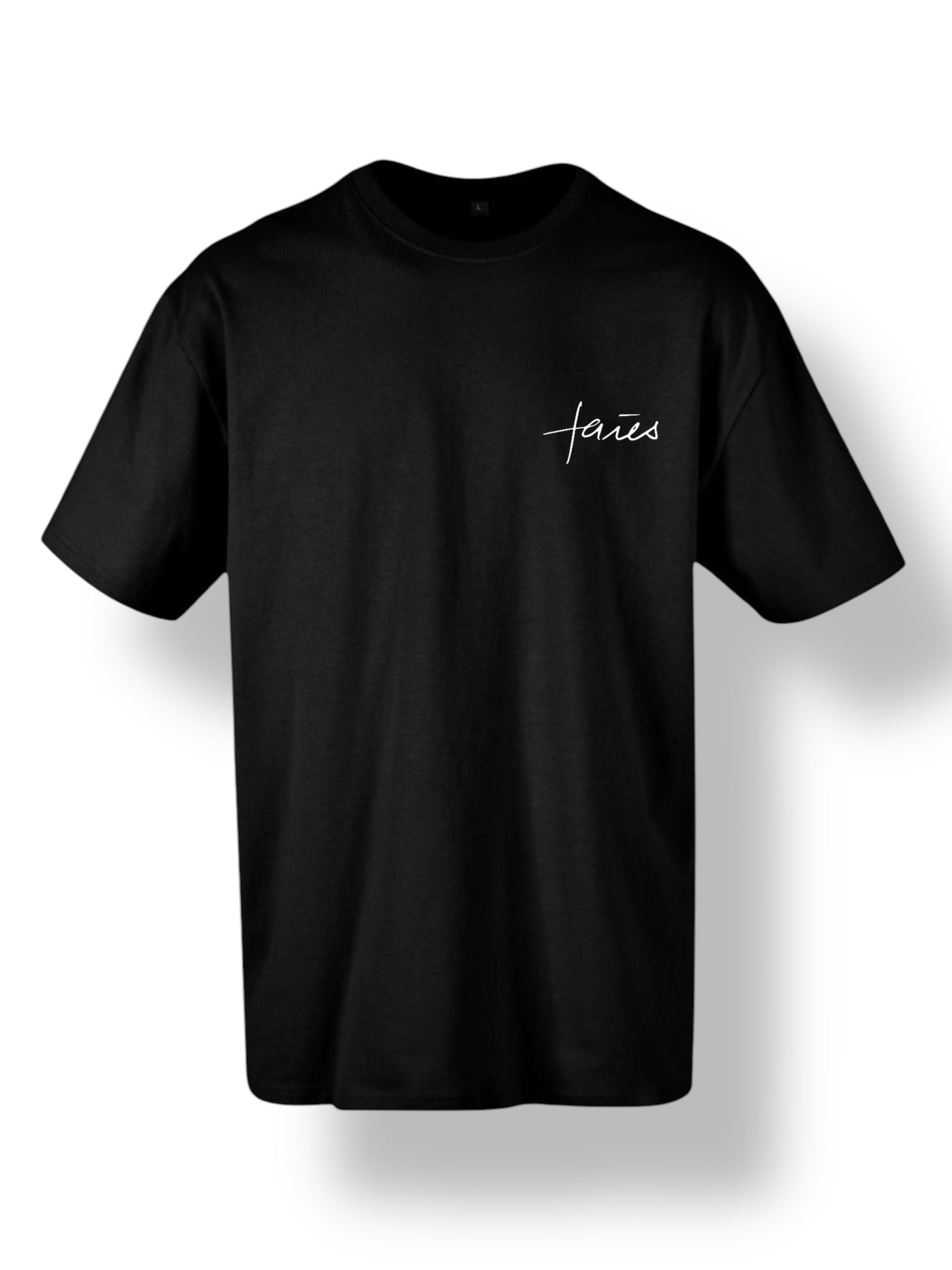 Schwarzes oversized T-Shirt mit weißem, abstrakten Gesichtslinien-Design auf dem Rücken und „faies“-Schriftzug – minimalistischer Streetwear-Stil auf schwarzem Hintergrund.